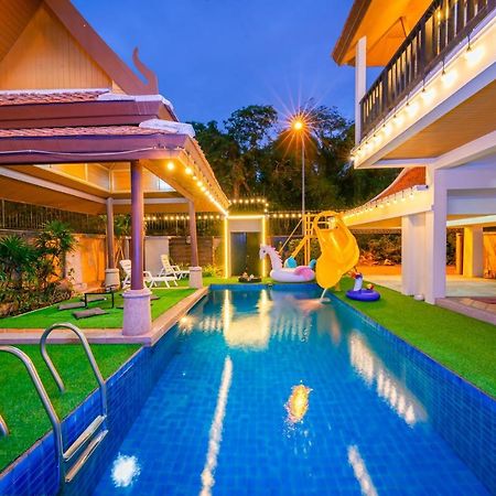 Bali Beach Pool Villa Pattaya Exterior photo